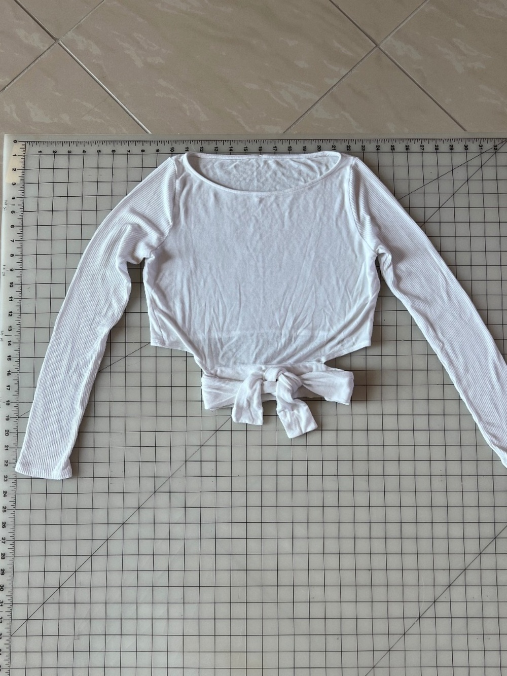 #2935 Alo Yoga Barre Long-Sleeve Tie-Waist White Crop Top Large